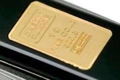 Victorinox Classic Gold Ingot 1gr 0.6203.87 Couteau Suisse -Magasin De Fournitures De Couteaux VT0 6203 87 04 victorinox