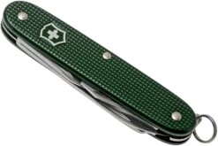 Victorinox Pioneer Alox Green 0.8201.24R4.KTE1 Knivesandtools Edition, Couteau Suisse -Magasin De Fournitures De Couteaux VT0 8201 24R4 KTE1 05 victorinox