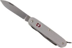 Victorinox Pioneer X Argent 0.8231.26 Couteau Suisse -Magasin De Fournitures De Couteaux VT0 8231 26 04 victorinox pioneer x vt0 8231 26 04